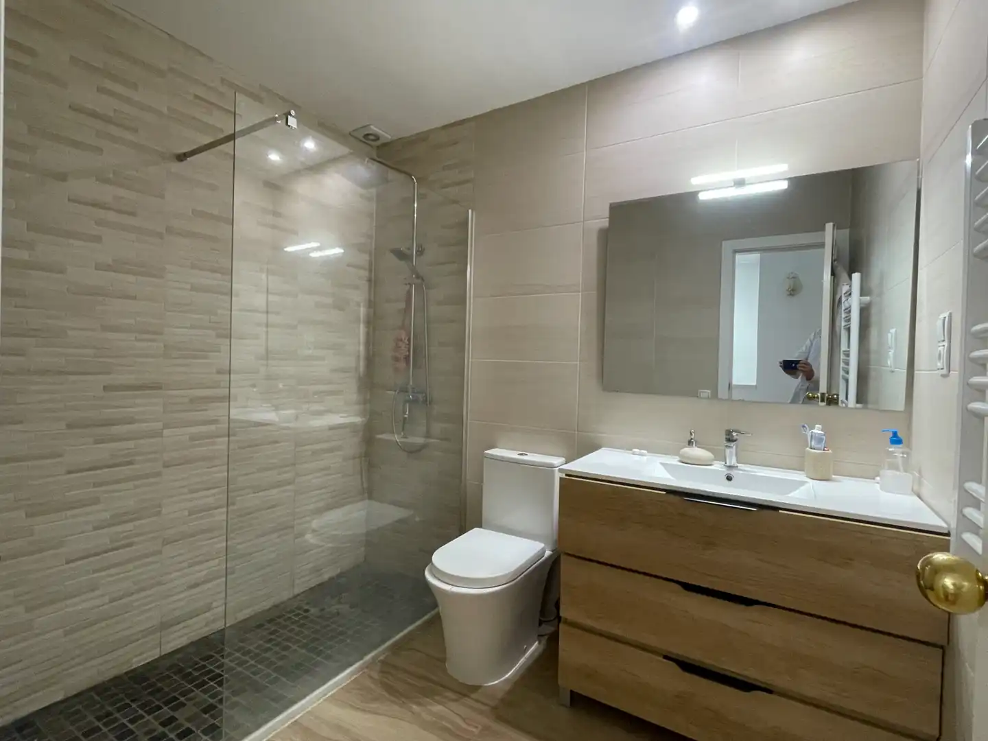 Bathroom of Houses for rent in Castelldefels  with Air Conditioner, Heating and Private garden