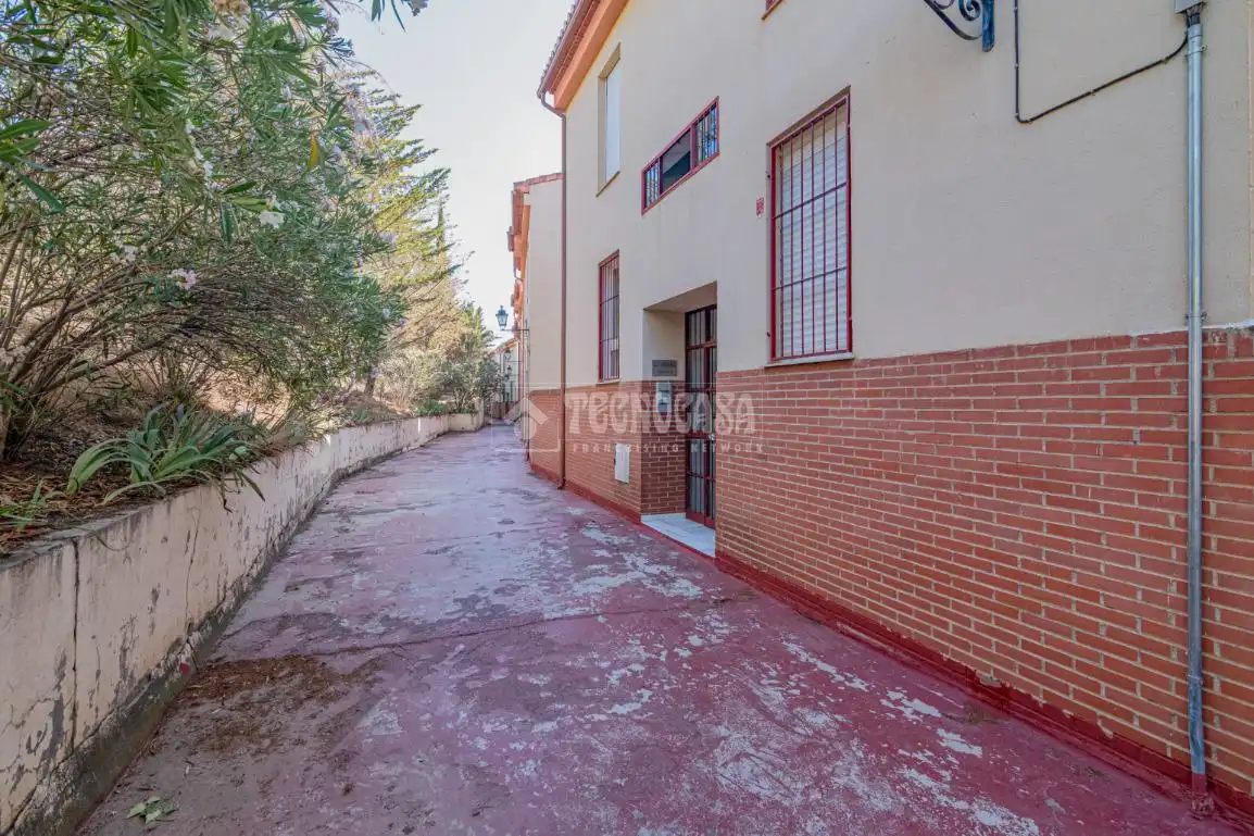 Vista exterior de Piso en venta en Cenes de la Vega
