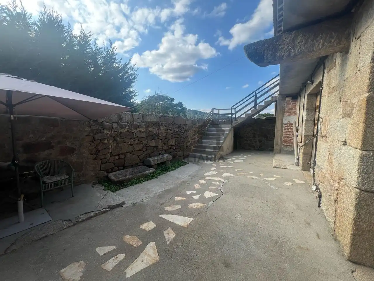 Casa o chalet en venta en LG. ALONGOS, Toén