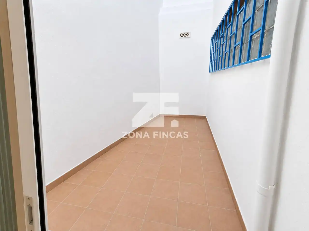 Wohnung zum Verkauf in Badalona mit Klimaanlage, Heizung und Terrasse