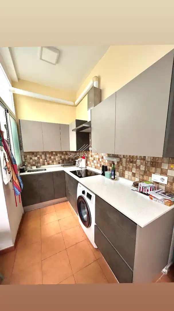 Flat for sale in Calle María Arteaga, imagen 2