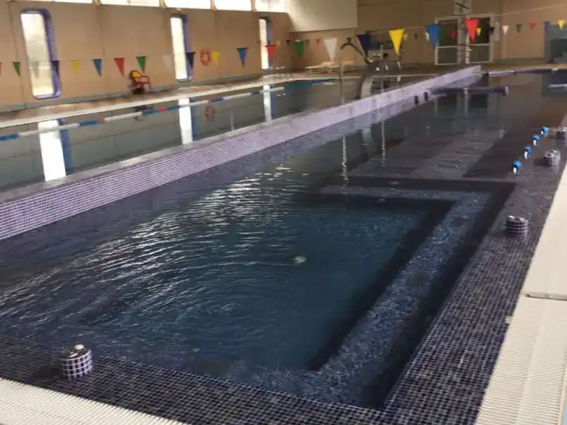 Piscina de Apartamento en venta en A Pobra de Trives  con Jardín privado, Parquet y Trastero