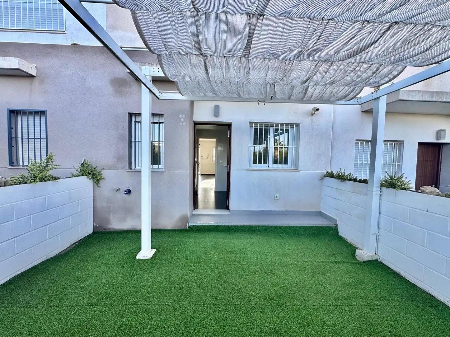 Terraza de Casa adosada en venta en Torrevieja con Jardín privado, Terraza y Balcón