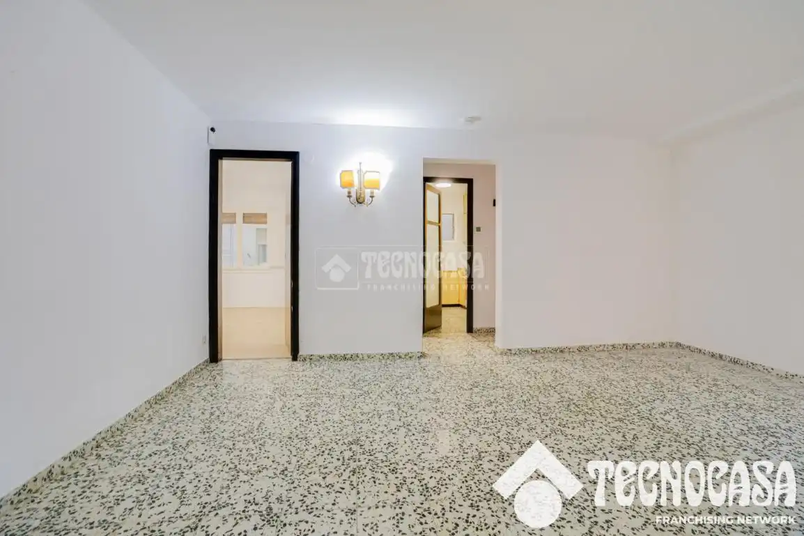 Wohnung zum Verkauf in Mataró mit Klimaanlage, Balkon und Alarm