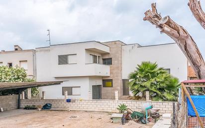 Casa adosada en venda a Jacint Verdaguer, Deltebre