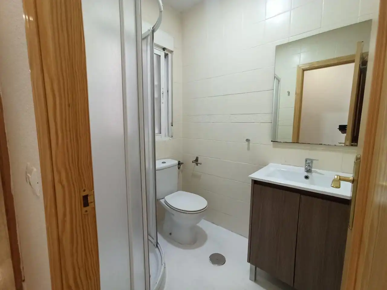Baño de Apartamento de alquiler en Madrid con Calefacción, Amueblado y Se aceptan mascotas