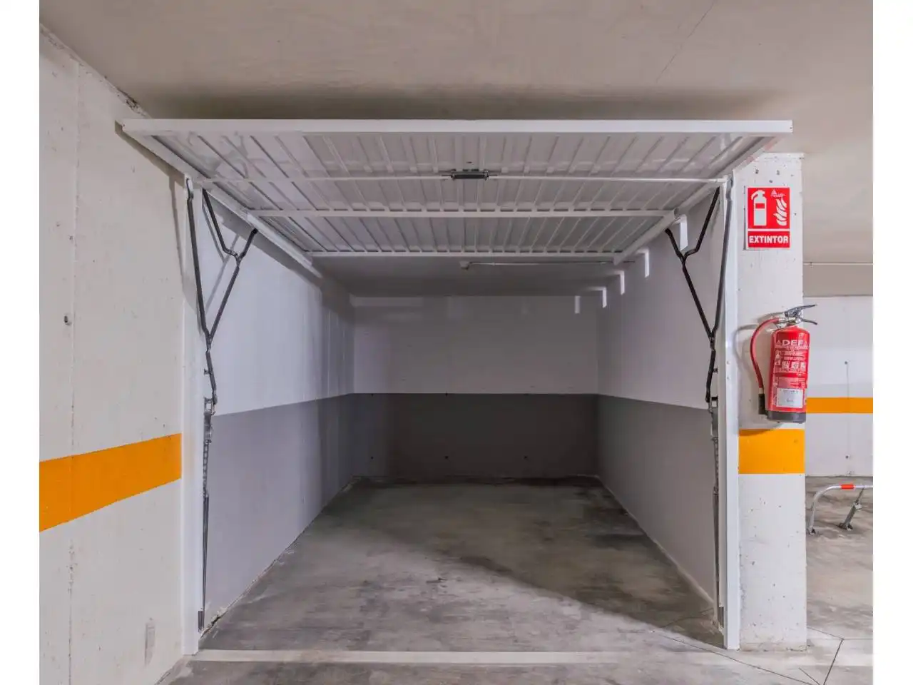Aparcamiento en venta en Calle San Julián 36, imagen 2