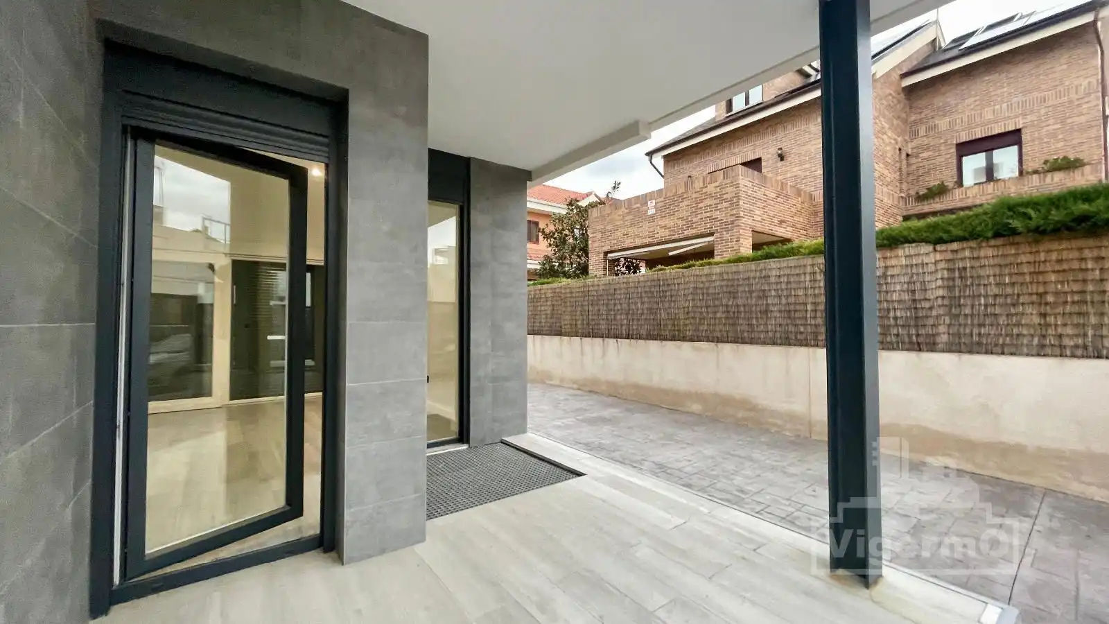 Casa adosada en venda en Población de Arroyo amb Calefacció i Piscina