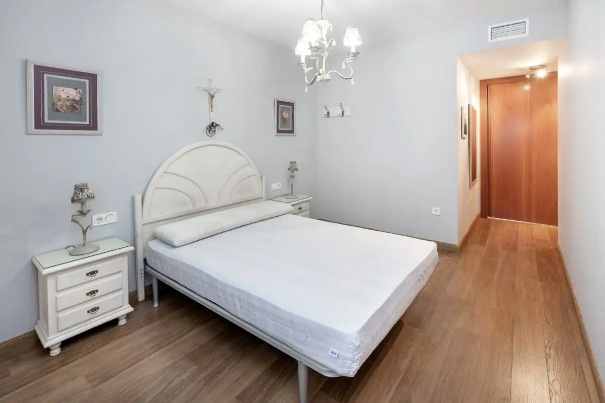 Bedroom of Flat for rent in Granada  with Heating, Private garden and Storage room