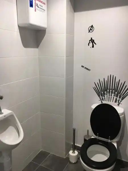 Baño de Oficina de alquiler en Salamanca con Amueblado