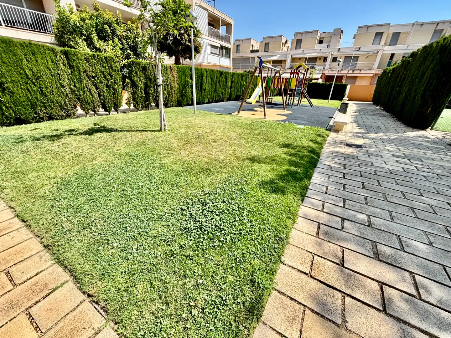 Jardí de Casa adosada en venda en Alicante / Alacant amb Aire condicionat, Calefacció i Jardí privat