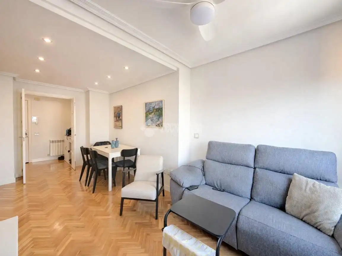 Sala de estar de Piso en venta en Madrid con Calefacción y Piscina comunitaria