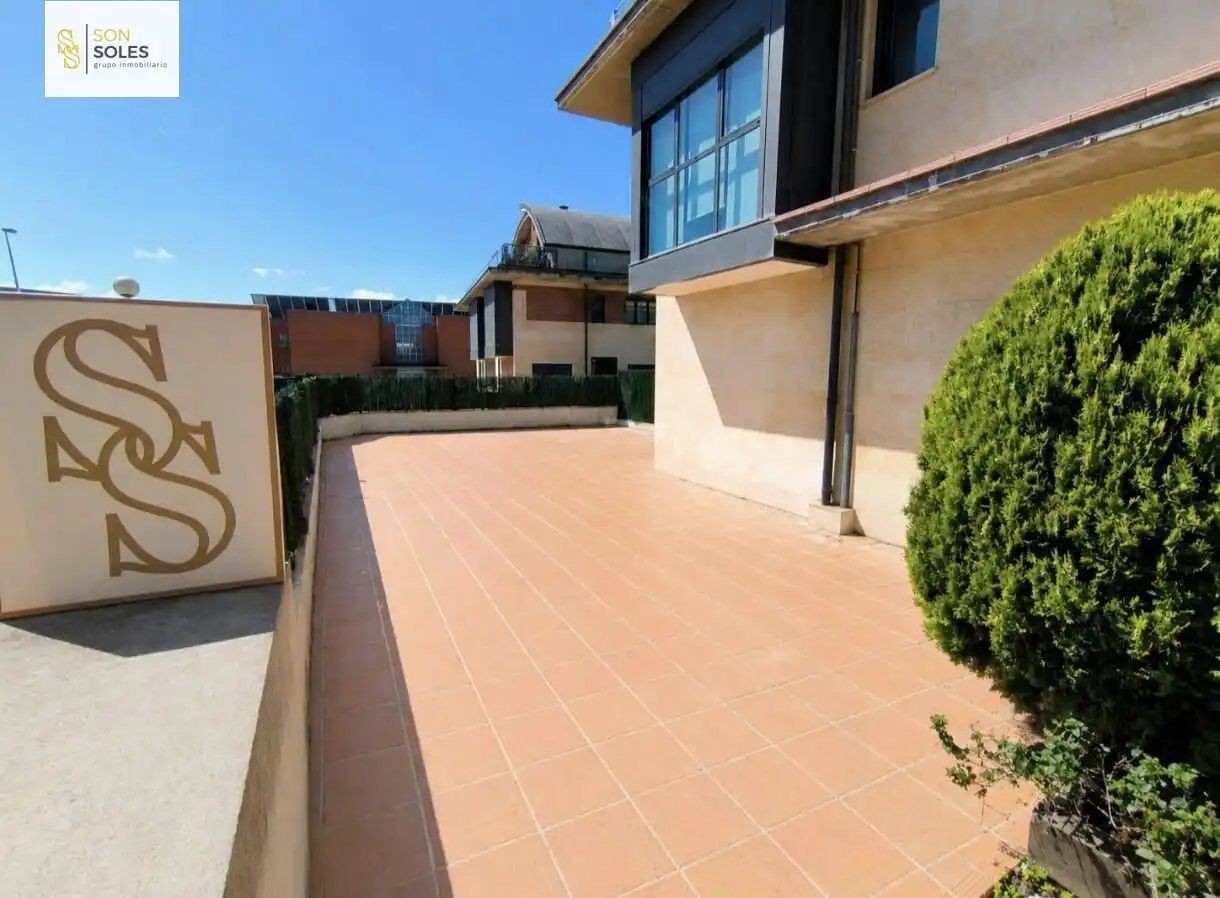 Terraza de Dúplex en venta en Santa Cruz de Bezana con Calefacción, Terraza y Alarma