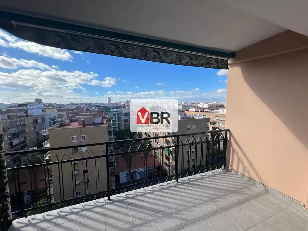 Außenansicht von Wohnung zur Miete in Valencia mit Klimaanlage, Heizung und Terrasse