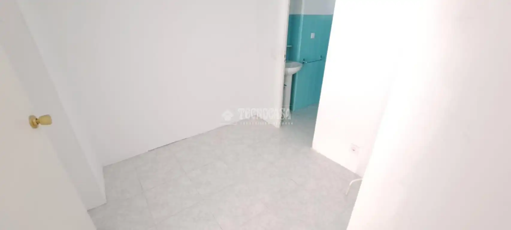 Bathroom of Commercial properties for sale in Ávila  with Parquet flooring and Alarm
