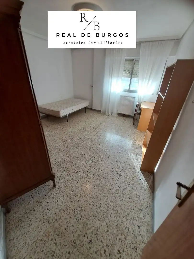 Bedroom of Flat for rent in Valladolid  with Heating, Terrace and Furnished