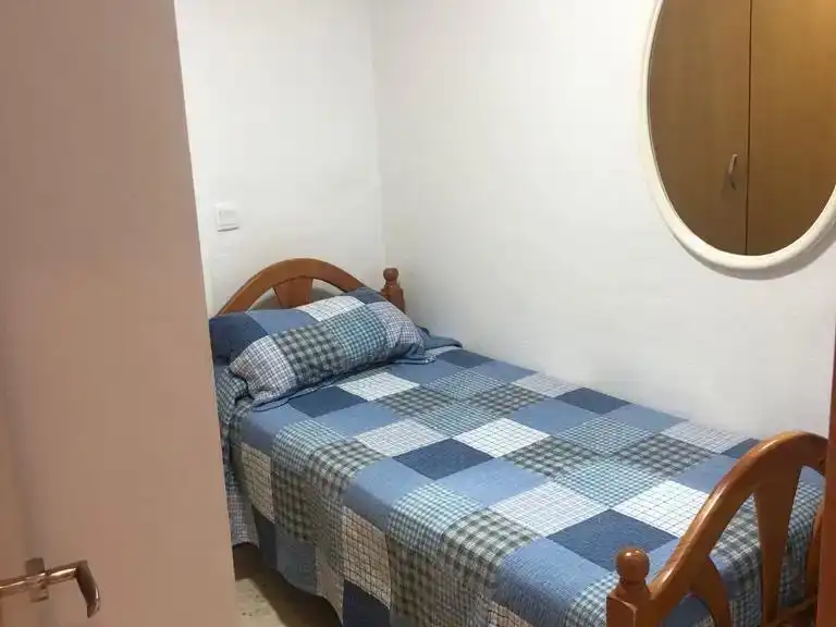 Schlafzimmer von Wohnung zur Miete in Algeciras
