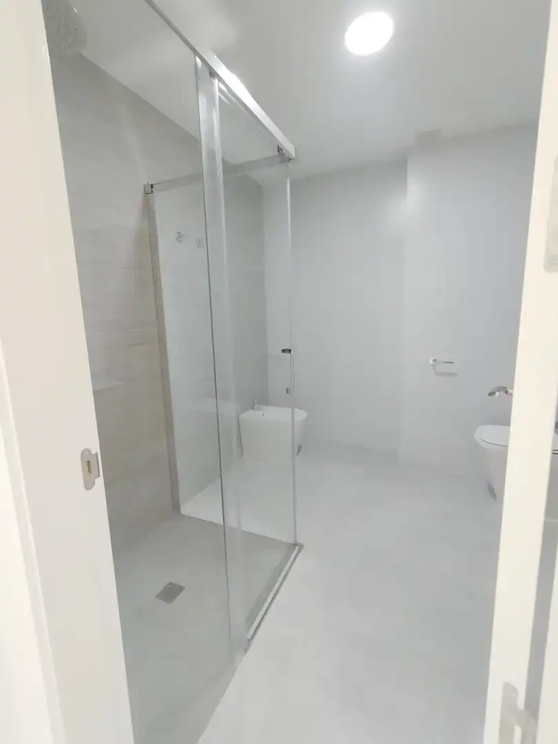 Badezimmer von Einfamilien-Reihenhaus zur Miete in Armilla mit Heizung, Balkon und Alarm