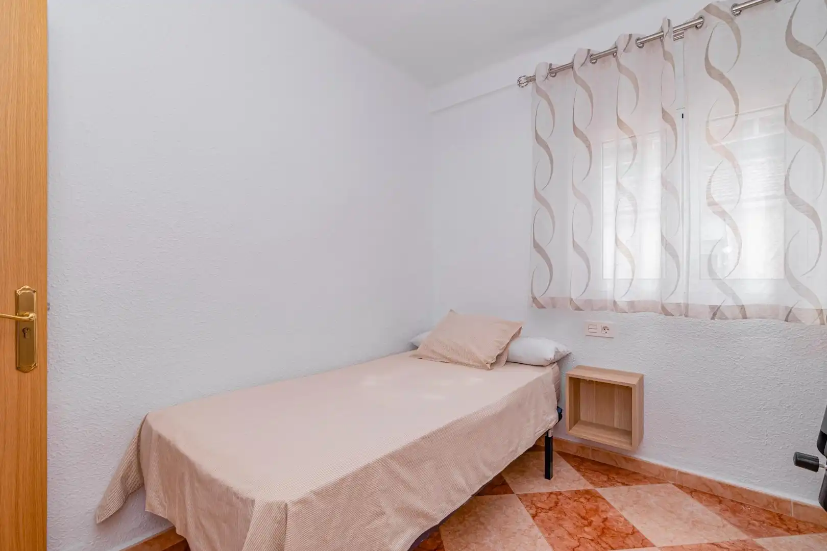 Bedroom of Flat for rent in Granada  with Furnished