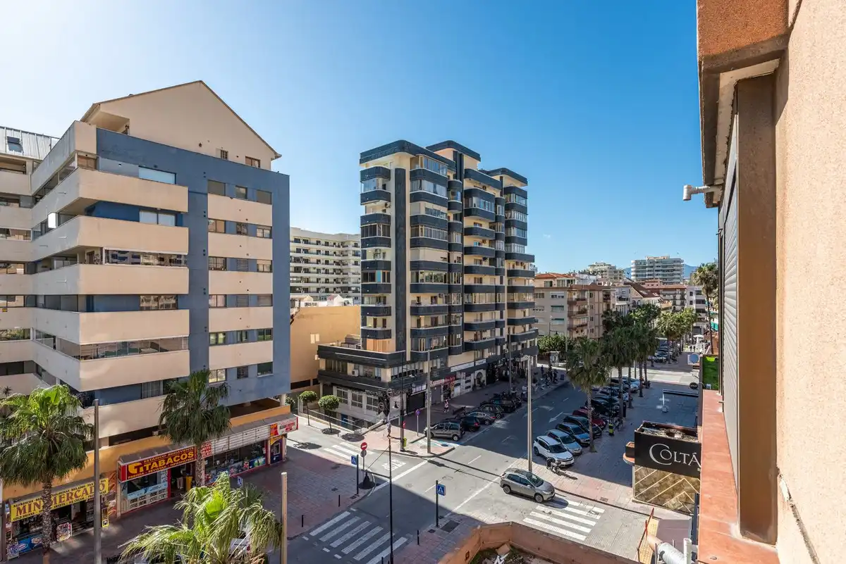 Vista exterior de Apartament en venda en Fuengirola amb Aire condicionat, Calefacció i Terrassa