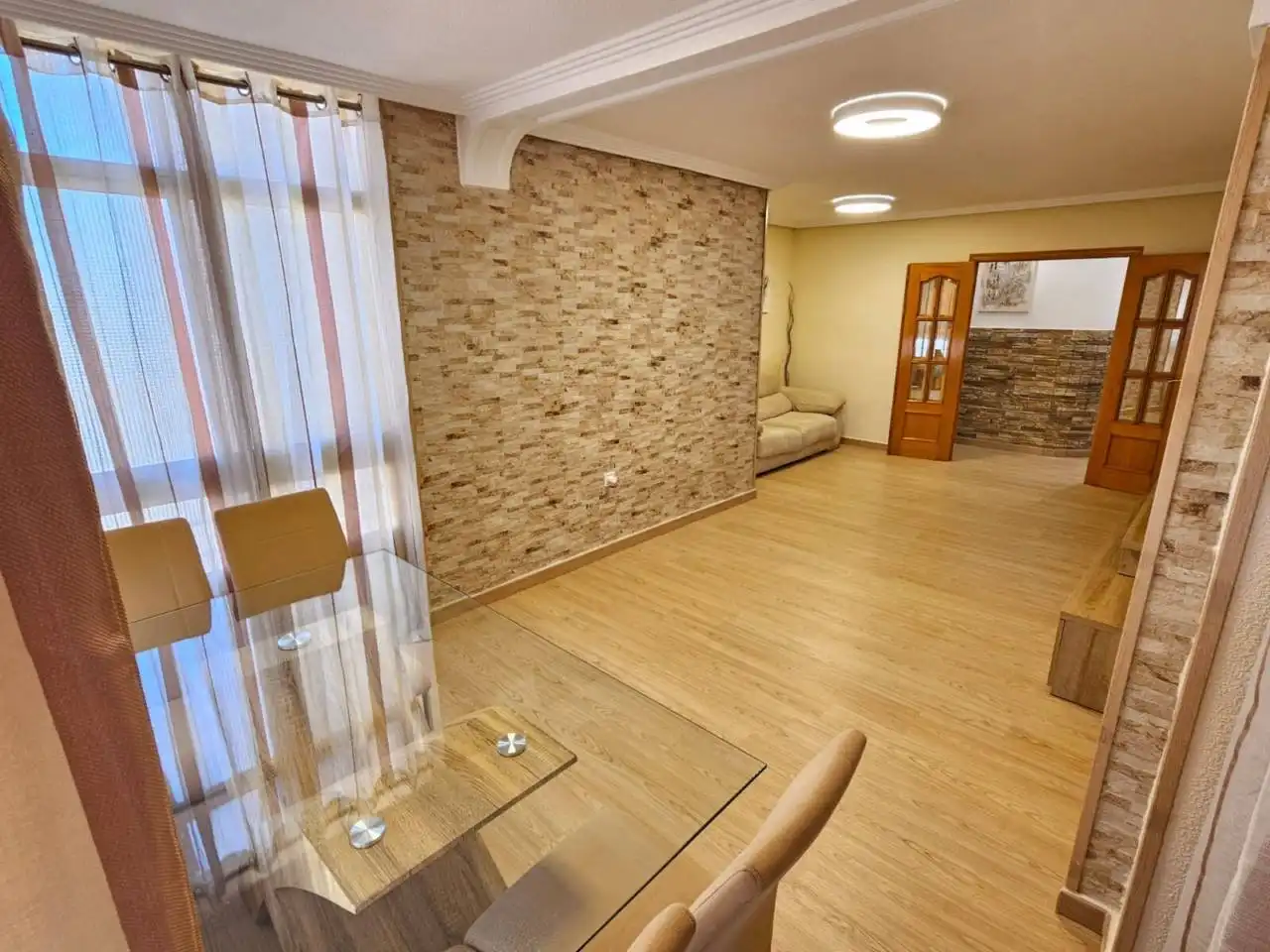 Sala d'estar de Pis en venda en Alicante / Alacant amb Aire condicionat i Moblat