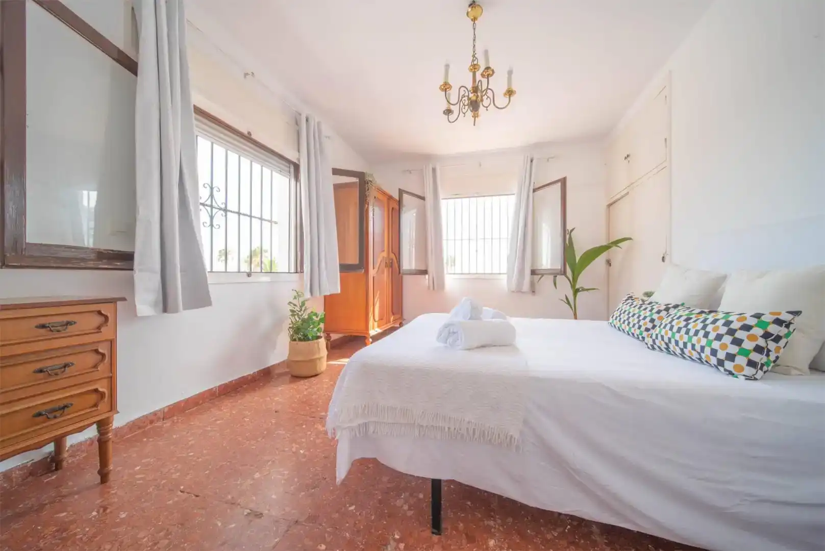 Dormitori de Casa o xalet de lloguer en Nerja amb Aire condicionat, Jardí privat i Traster