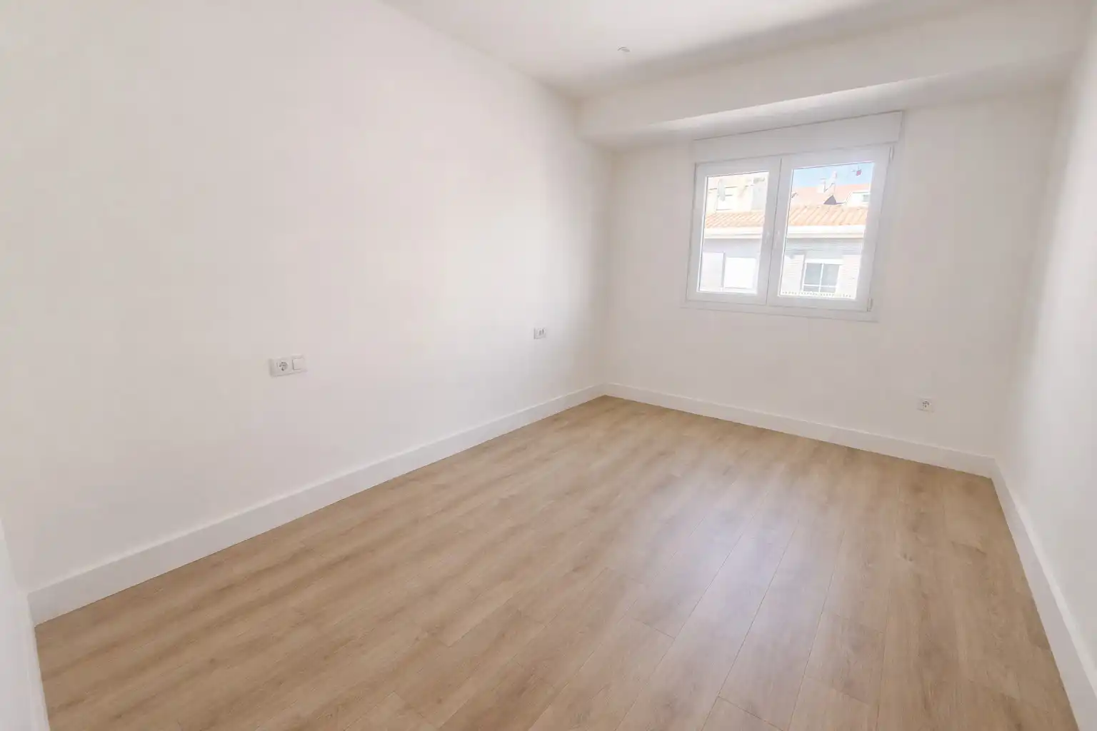 Habitación de Piso en venta en  Logroño con Calefacción, Parquet y Horno