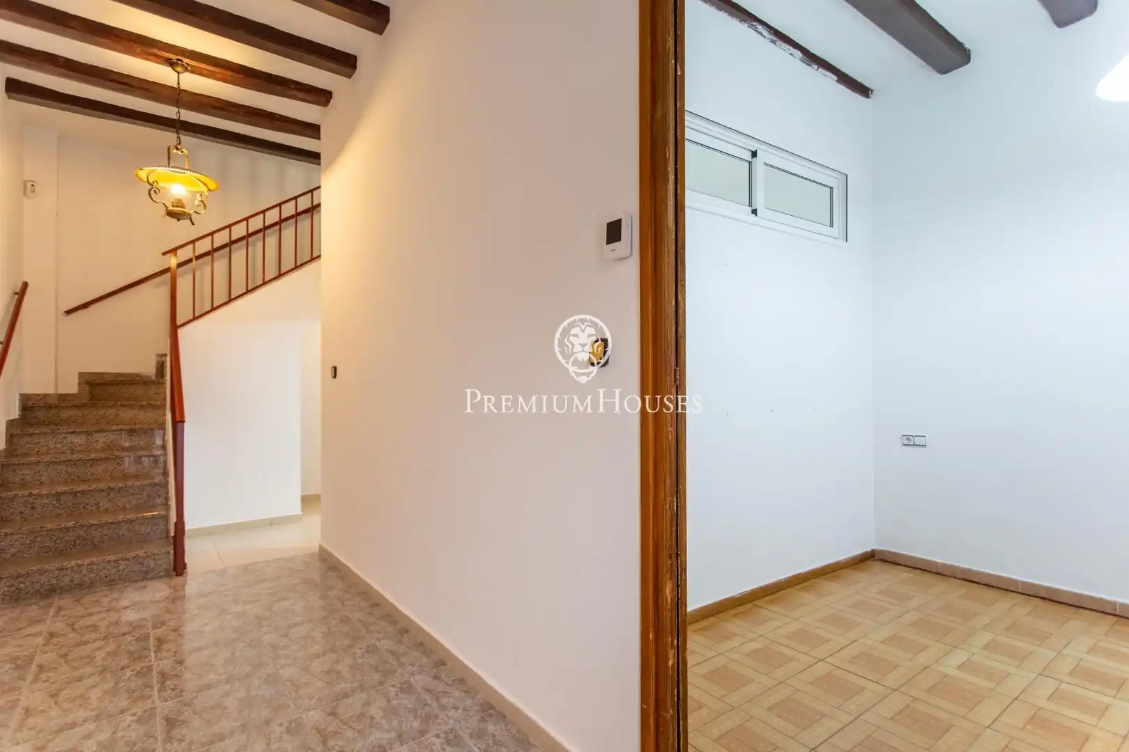 Einfamilien-Reihenhaus zum Verkauf in Canet de Mar mit Klimaanlage, Heizung und Terrasse