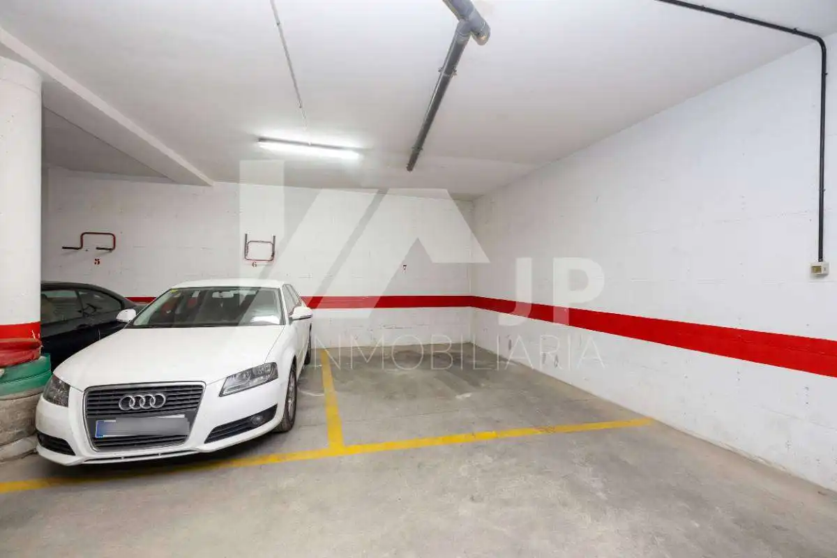 Parking of Duplexes for rent in Granada  with Heating, Furnished and Balcony