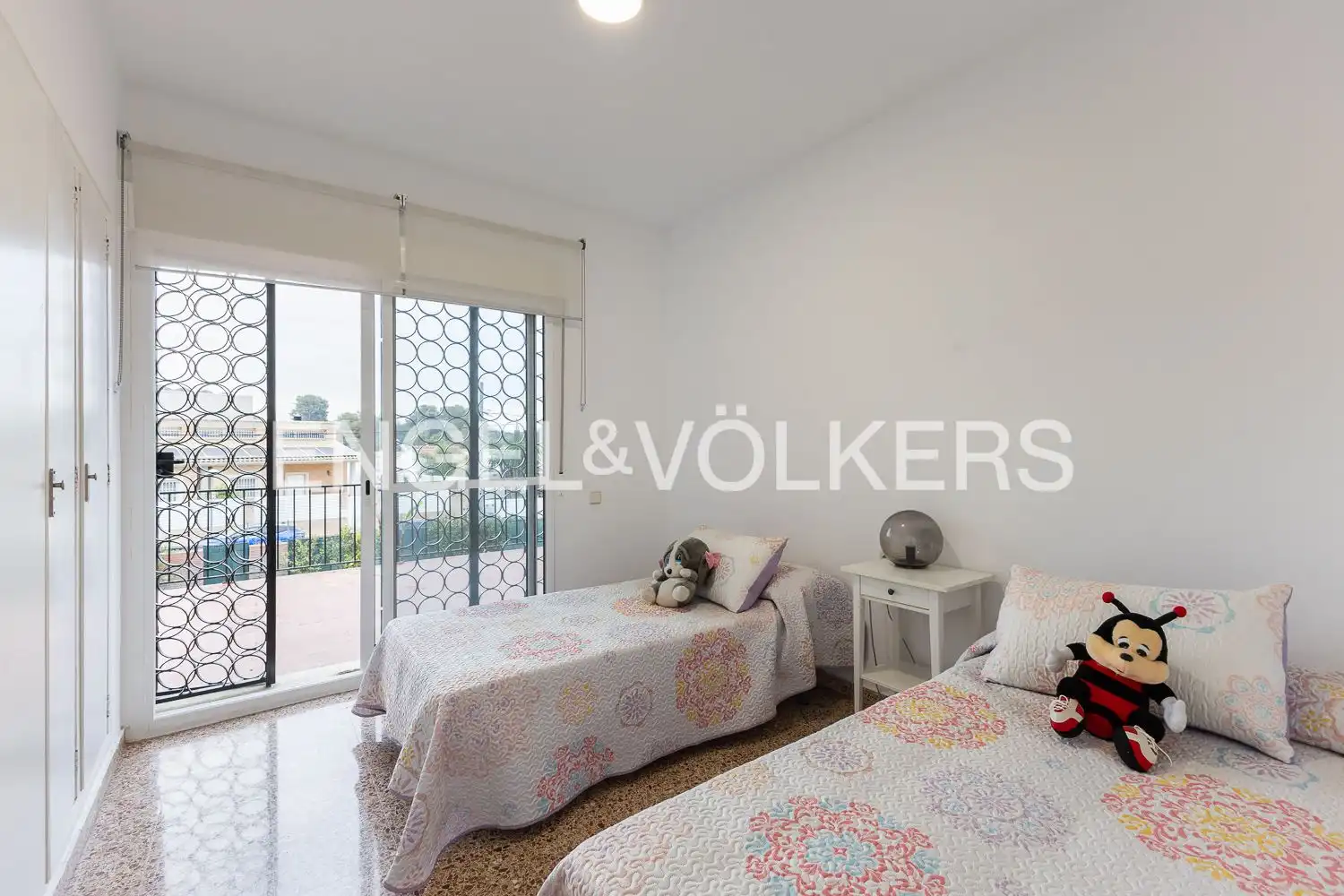 Habitación de Casa o chalet en venta en Paterna con Calefacción, Jardín privado y Terraza