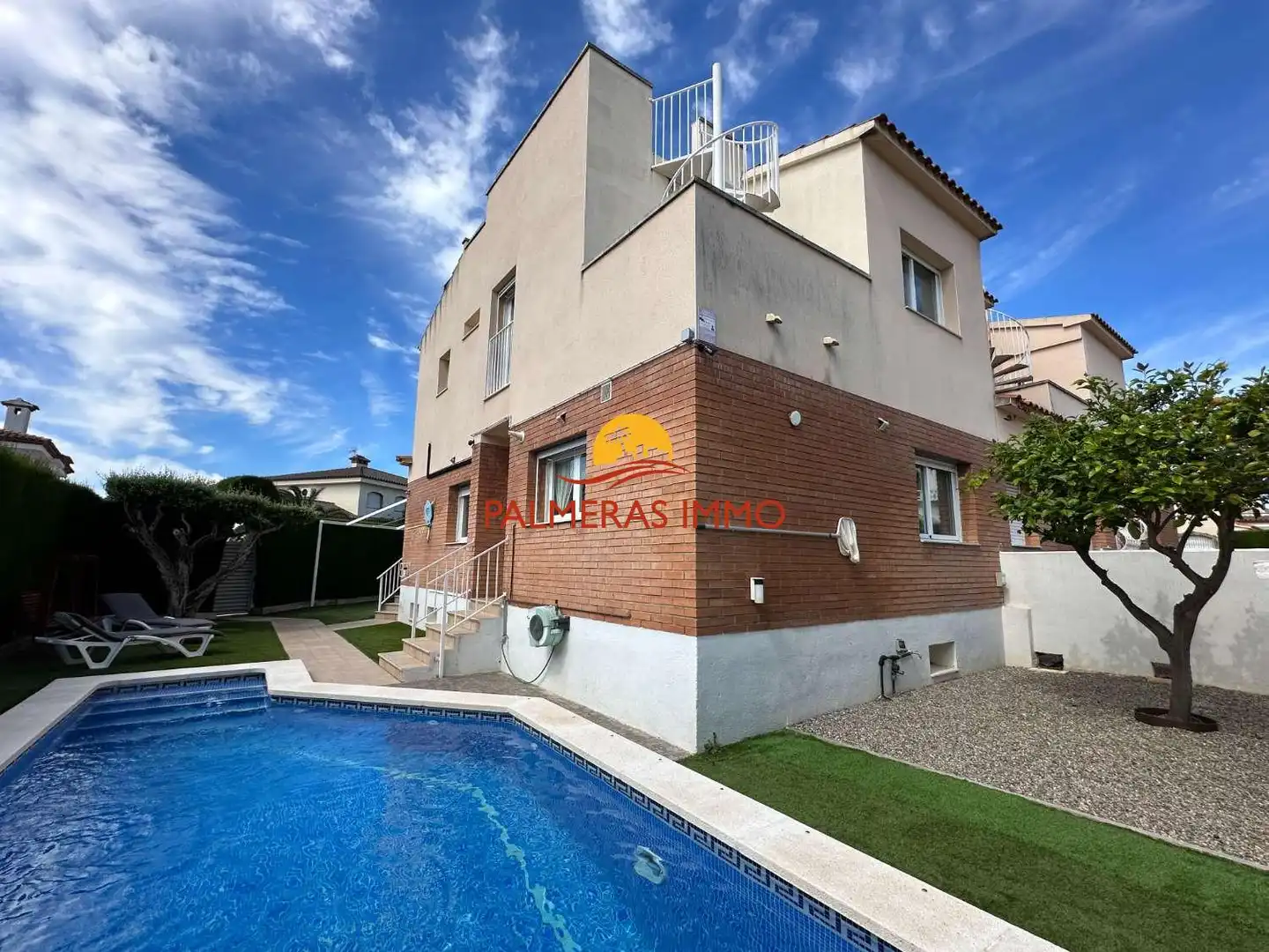 Vista exterior de Casa o chalet en venta en Mont-roig del Camp con Piscina y Amueblado