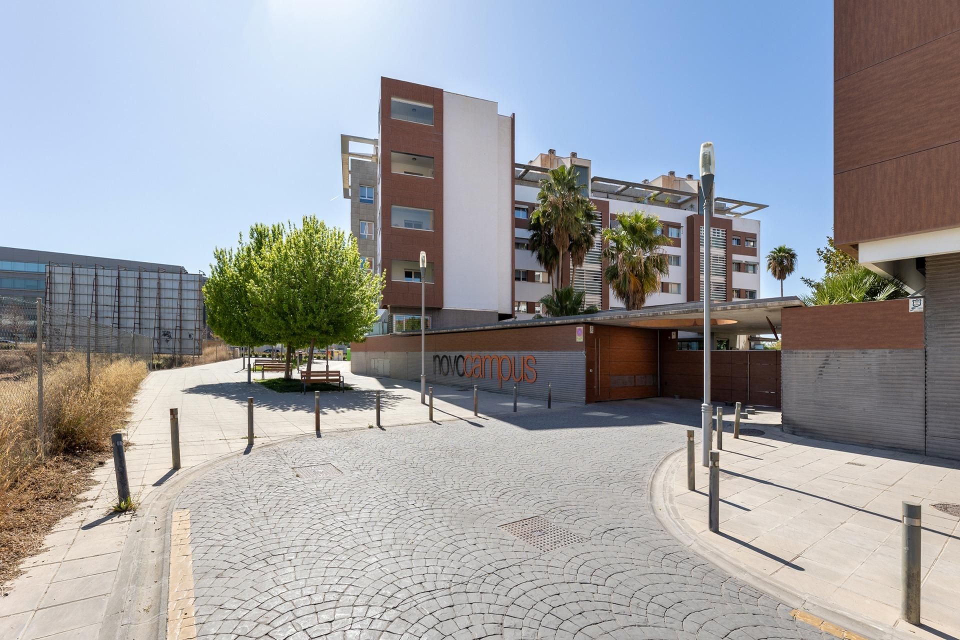 Exterior view of Apartment for sale in  Granada Capital  with Air Conditioner, Furnished and Balcony