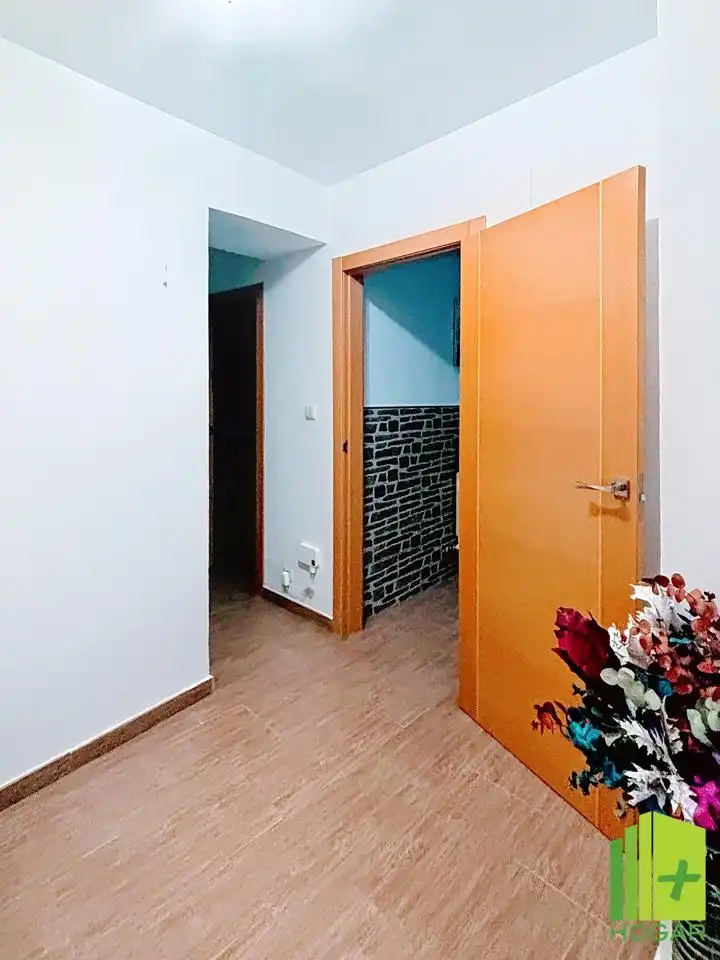 Casa adosada en venta en Jaén con Aire acondicionado, Terraza y Balcón