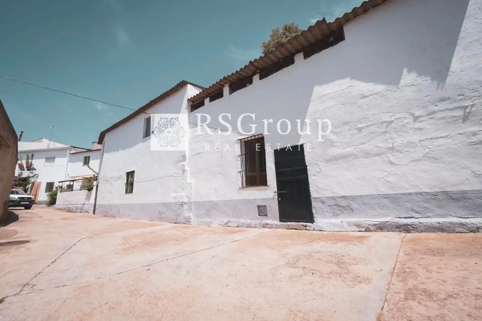 Vista exterior de Casa o chalet en venta en Cala con Piscina y Piscina comunitaria