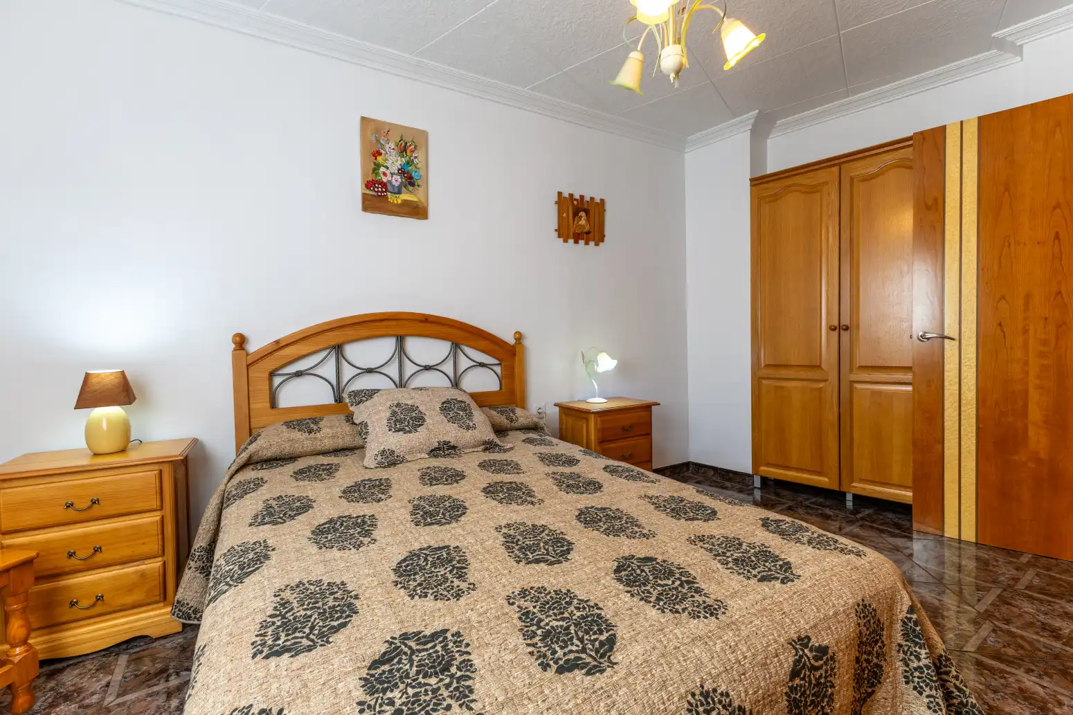 Dormitori de Casa o xalet en venda en Viver amb Terrassa i Moblat