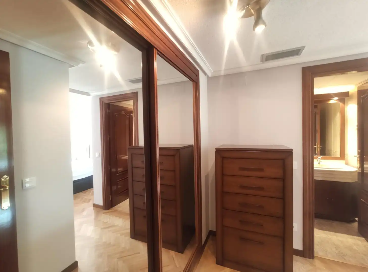 Wohnung zur Miete in Madrid mit Klimaanlage, Heizung und Parkett