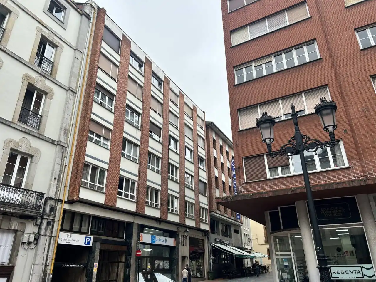 Vista exterior de Piso de alquiler en Oviedo  con Calefacción y Amueblado