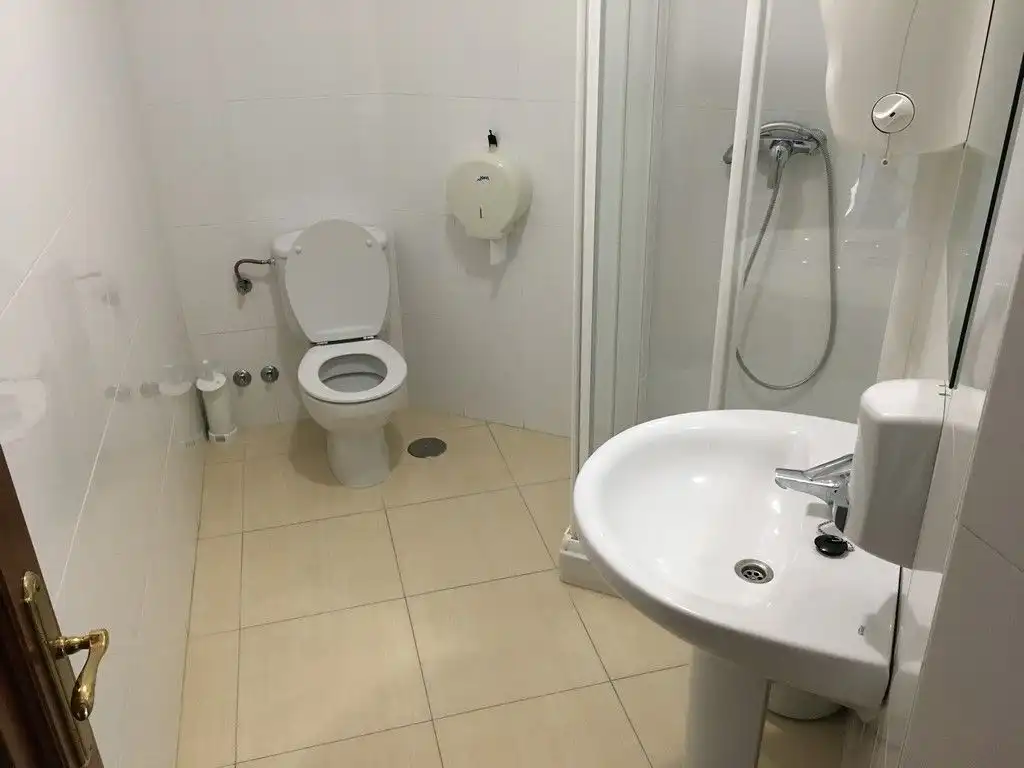 Baño de Nave industrial en venta en Culleredo