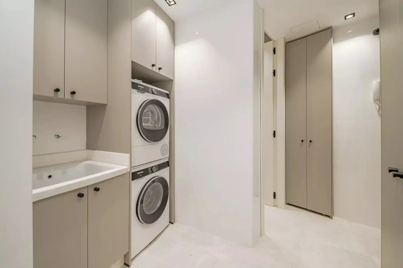Badezimmer von Wohnung zum Verkauf in Madrid mit Klimaanlage, Heizung und Abstellraum