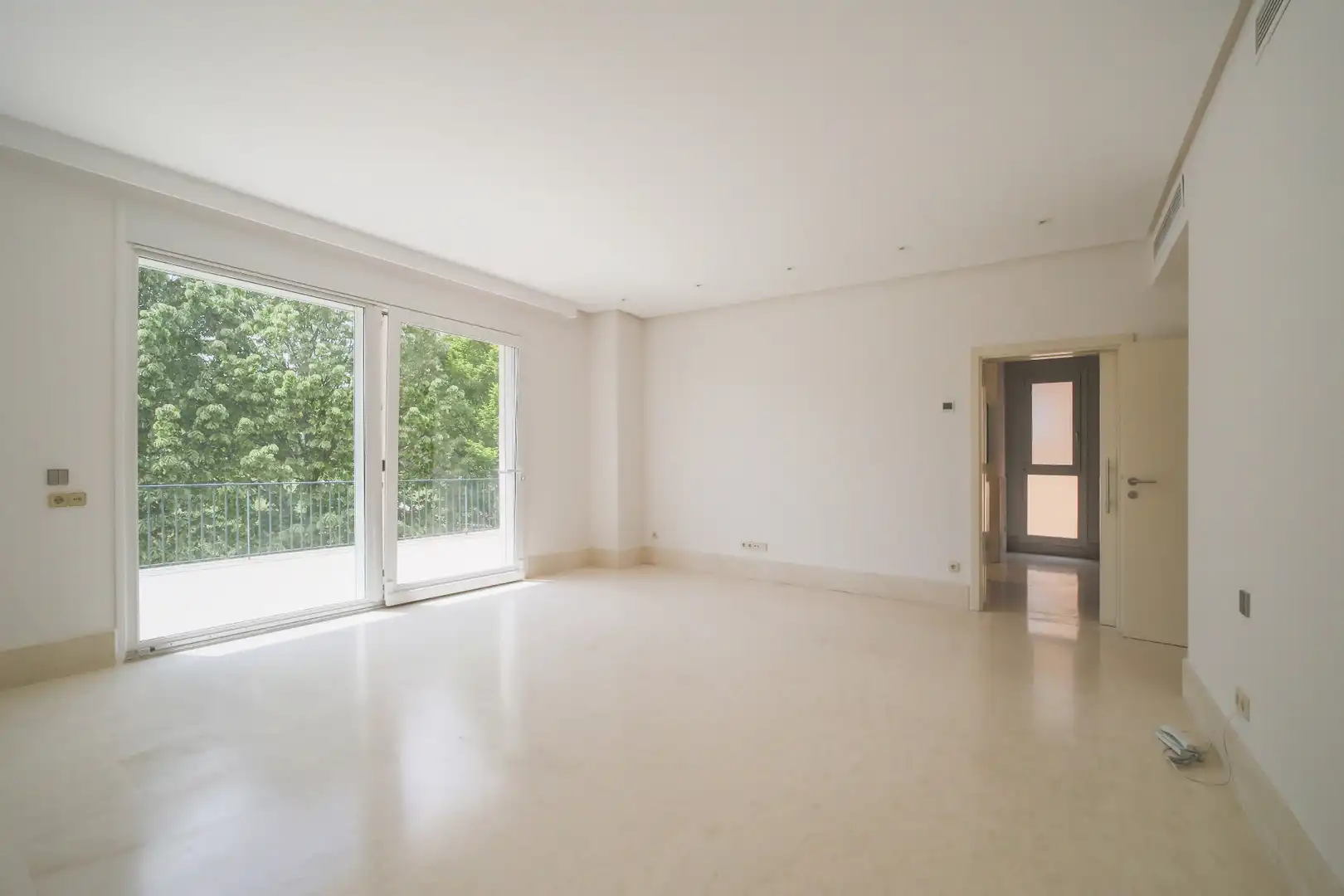 Living room of Houses for rent in Madrid  with Air Conditioner, Heating and Private garden