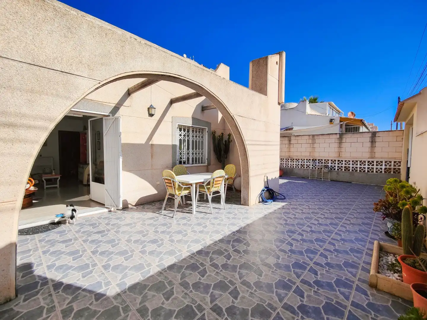Terraza de Casa adosada en venta en Torrevieja con Aire acondicionado, Jardín privado y Terraza