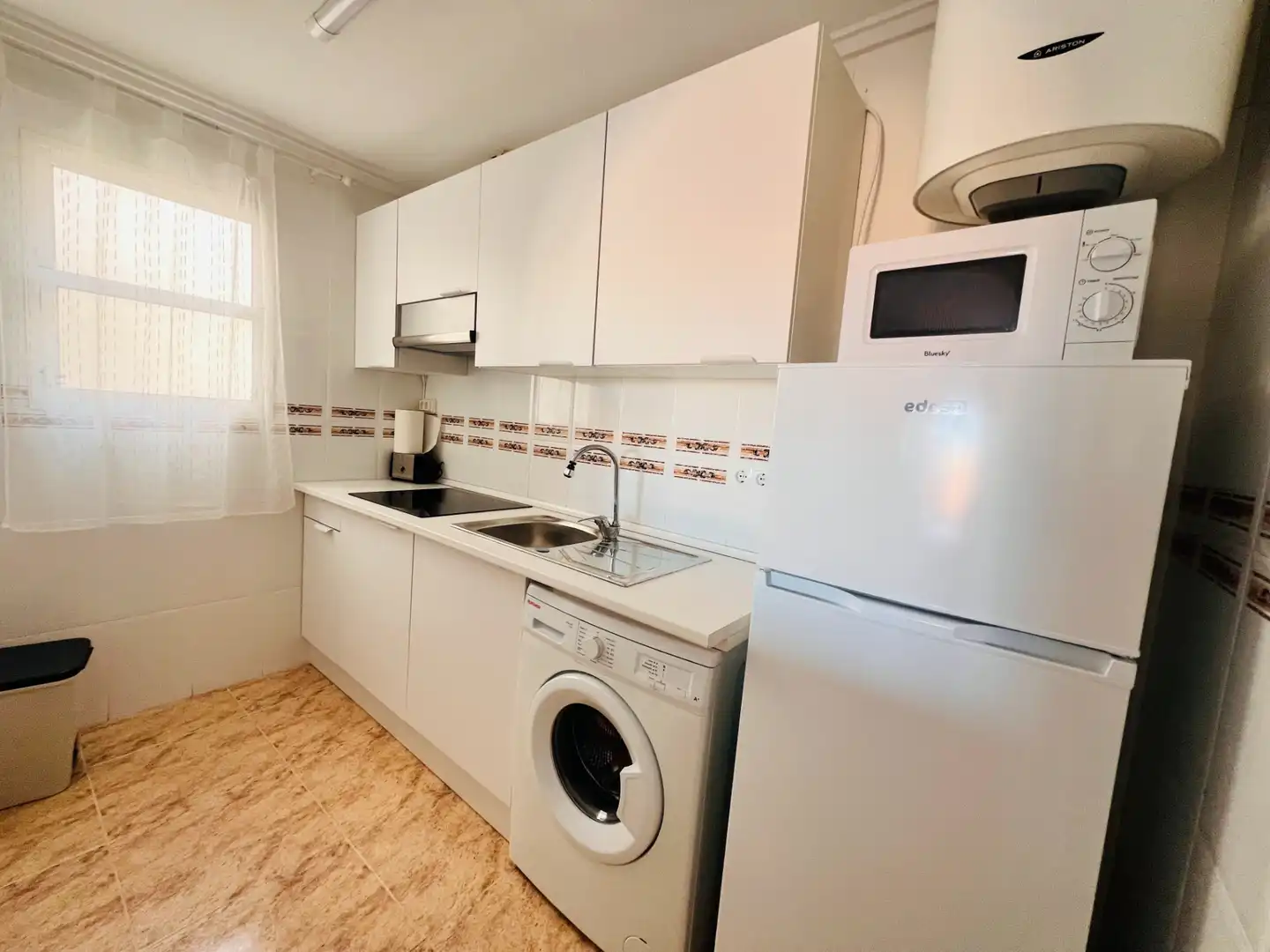 Cocina de Apartamento en venta en Torrevieja con Aire acondicionado, Calefacción y Terraza