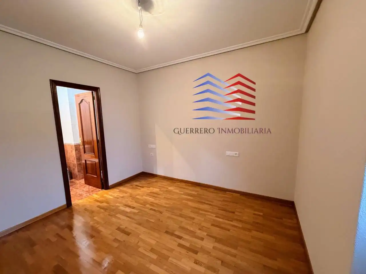 Pis de lloguer en Ourense Capital  amb Calefacció i Parquet