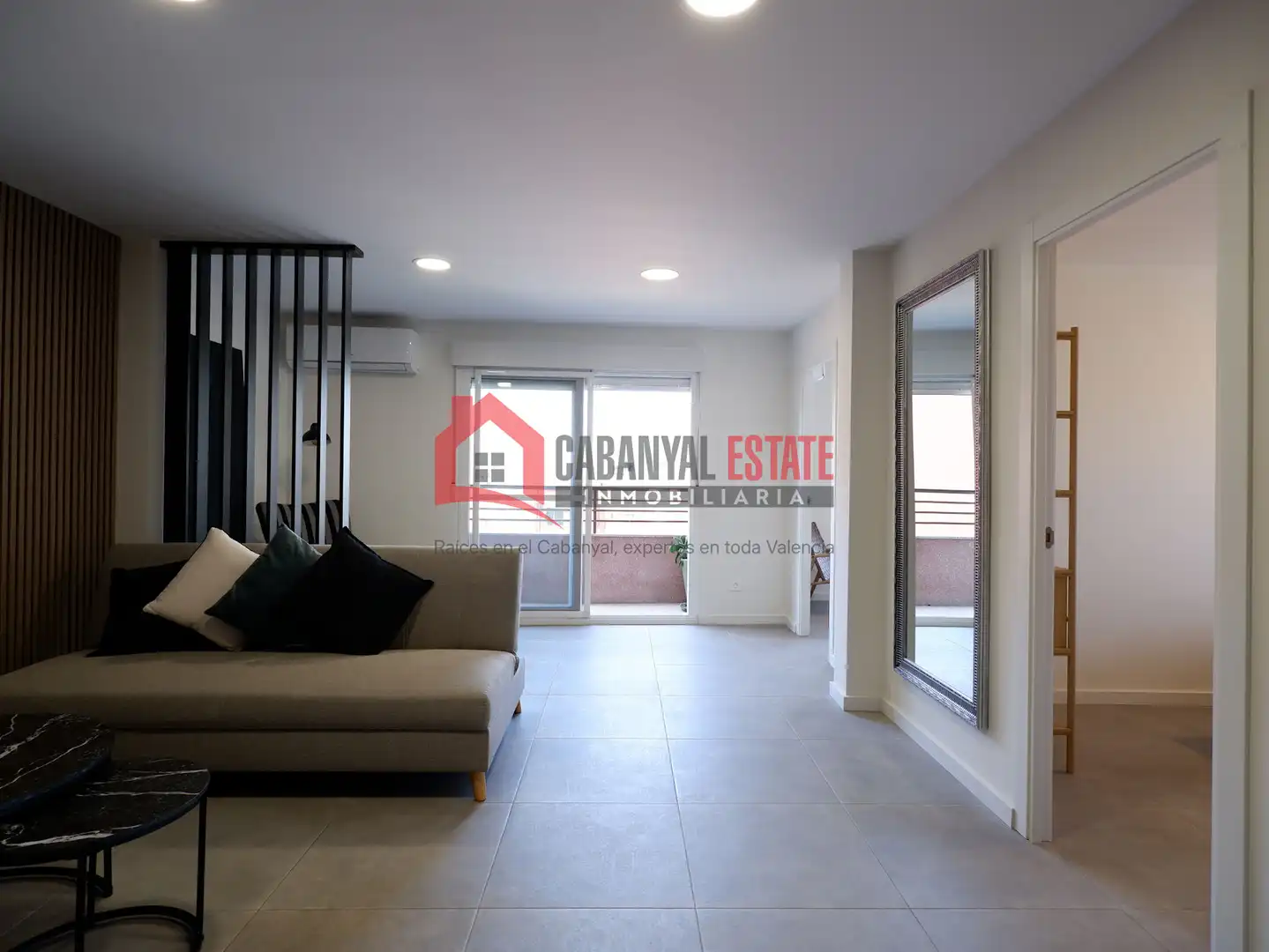 Sala d'estar de Apartament de lloguer en Valencia amb Aire condicionat, Moblat i Balcó