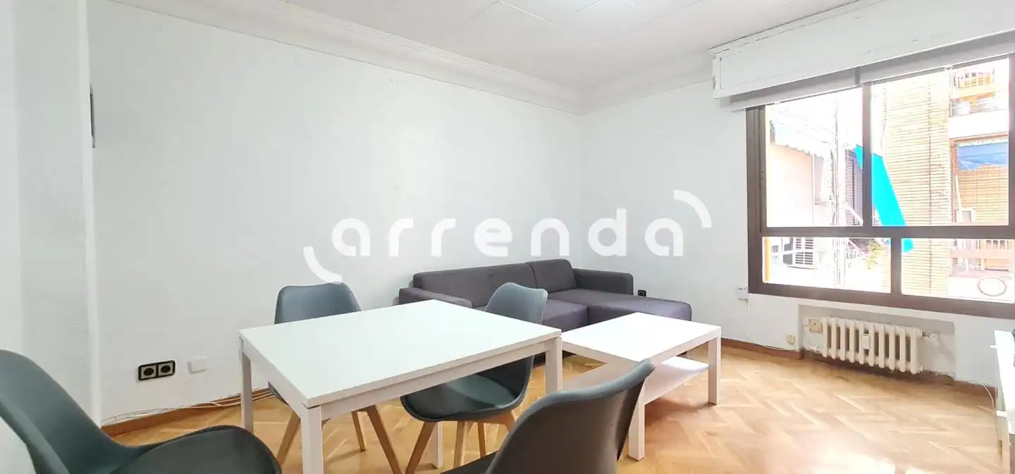 Living room of Flat for rent in Madrid  with Heating and Parquet flooring