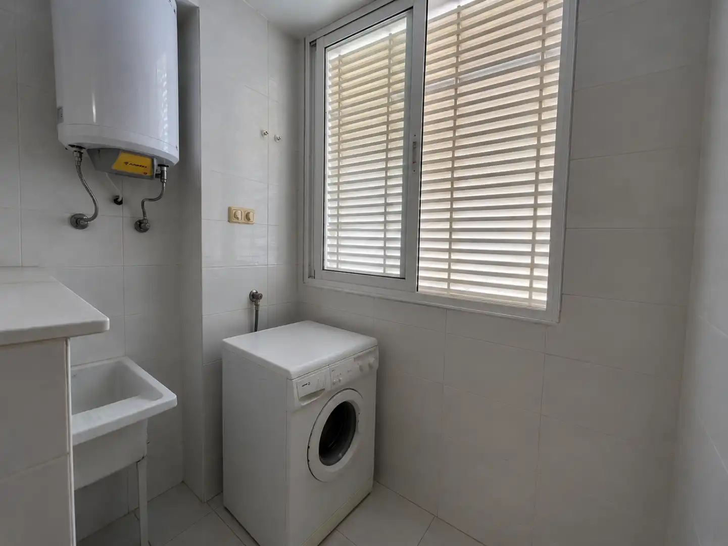 Bathroom of Flat for rent in Sueca  with Terrace