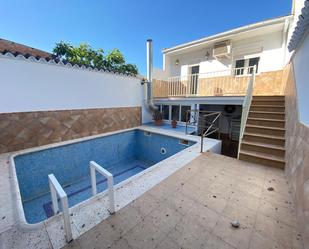 Swimming pool of House or chalet for sale in Alameda  with Air Conditioner, Terrace and Swimming Pool