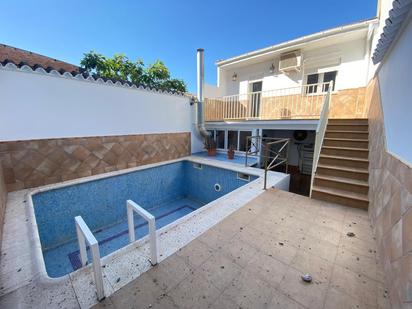 Piscina de Casa o xalet en venda en Alameda amb Aire condicionat, Terrassa i Piscina