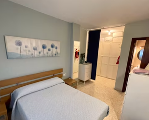 Dormitori de Pis de lloguer en  Sevilla Capital amb Aire condicionat, Terrassa i Moblat