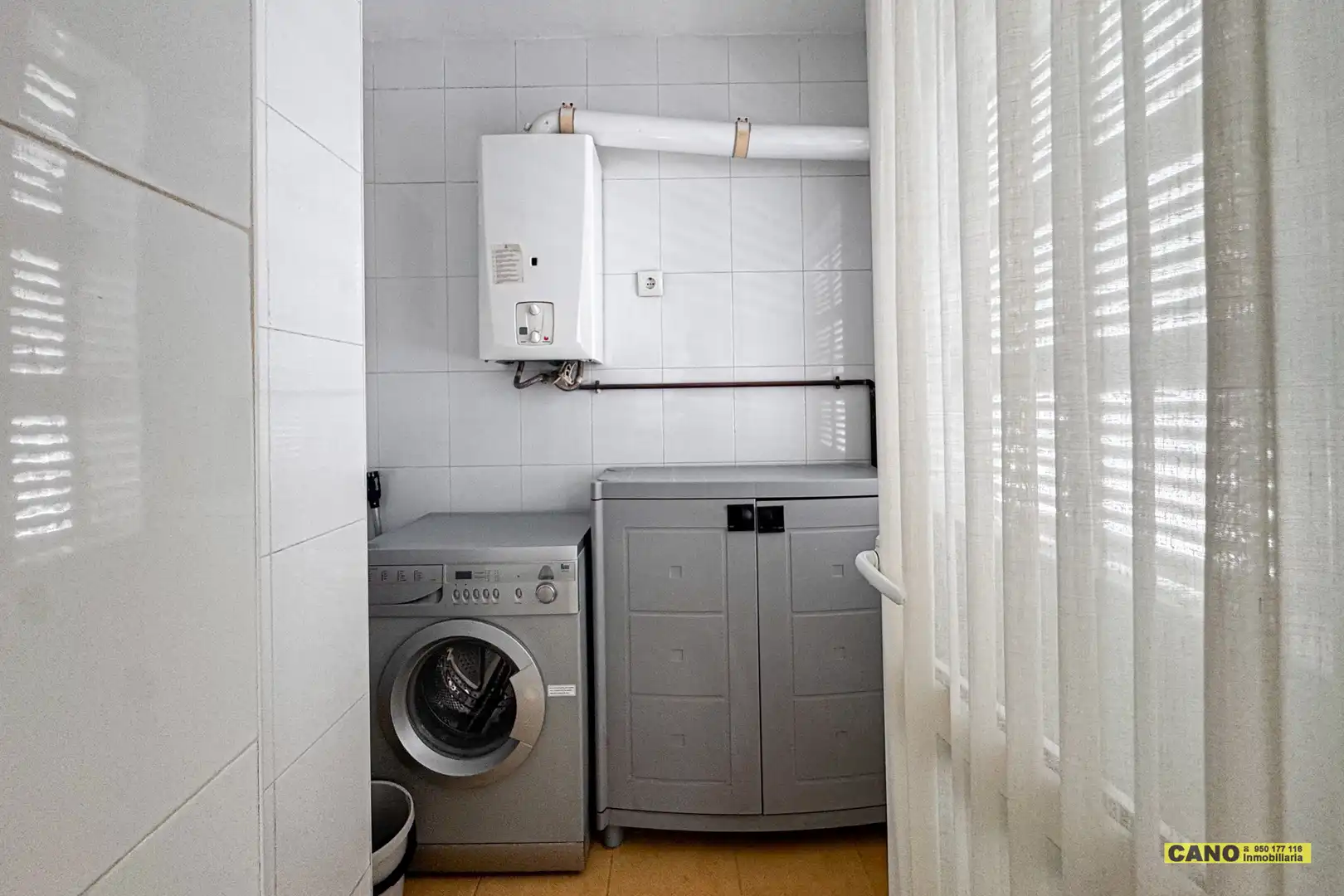 Badezimmer von Wohnung zum Verkauf in Almería mit Klimaanlage, Heizung und Terrasse